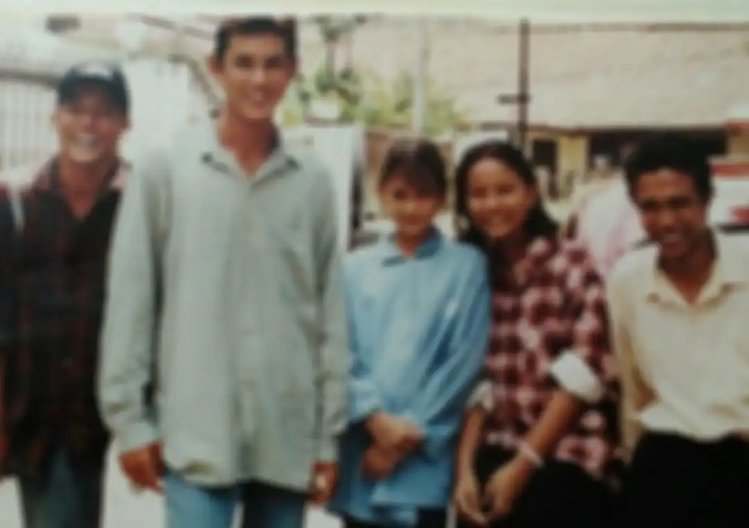 Luna Maya remaja 
