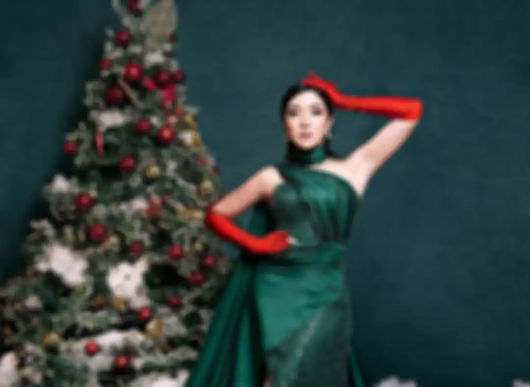Gisella Anastasia saat jalani pemotretan untuk momen natal