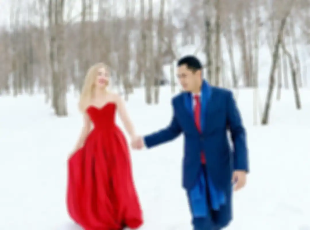 Foto romantis Varsha Strauss dan Panji Trihatmodjo