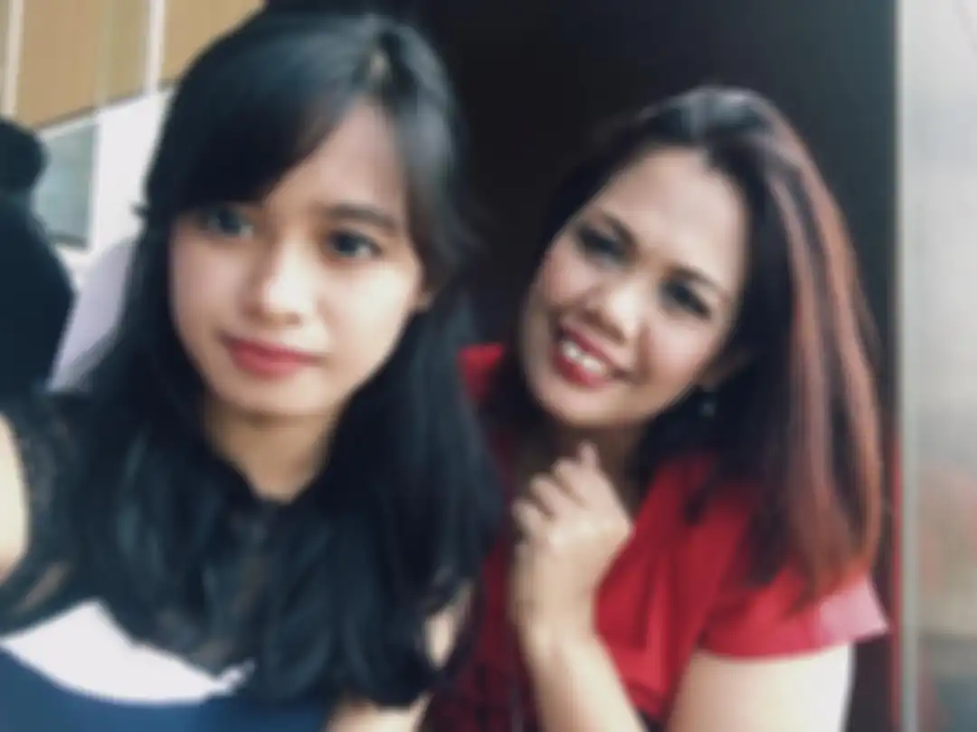 Ely Sugigi dan Ulfi Damayanti