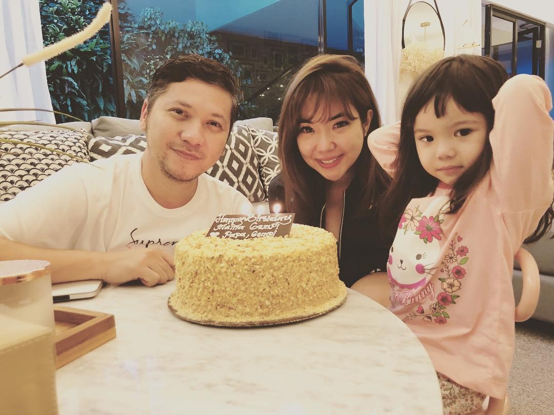 Gisel mengakui ada saat foto mesra dirinya dengan Gading cuma sebuah kepalsuan. Gisel blak-blakan membongkar alasannya.