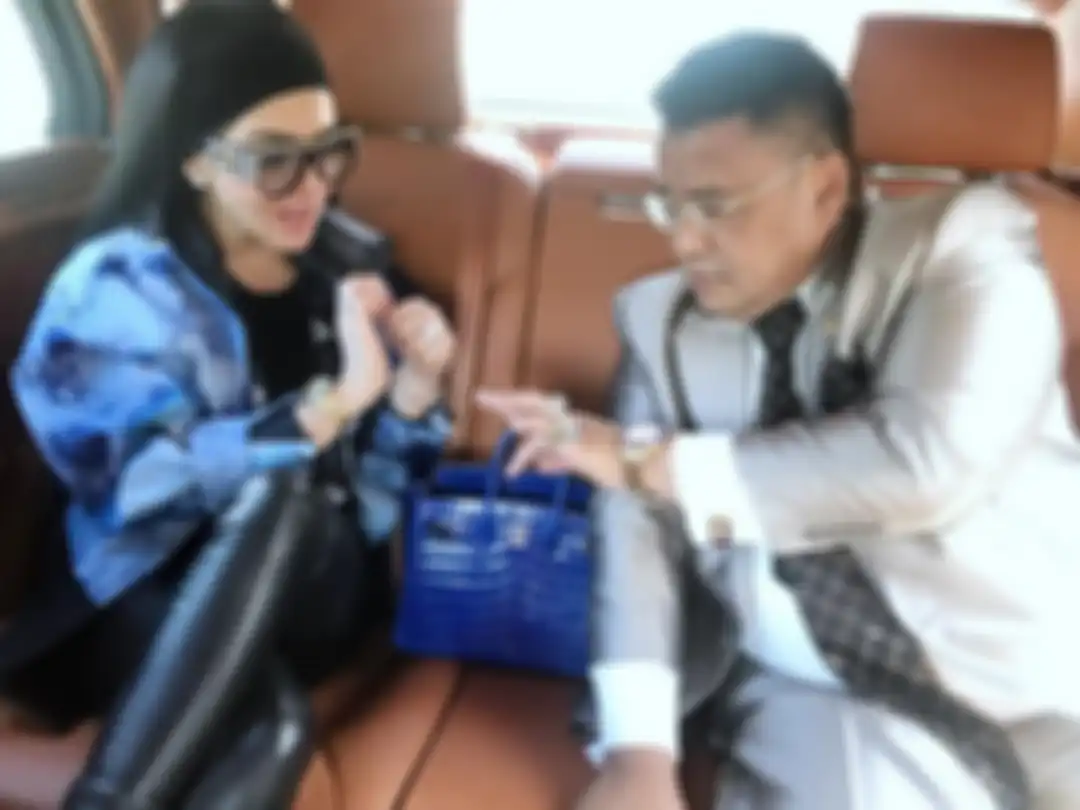 Syahrini dan pengacara kondang Hotman Paris Hutapea
