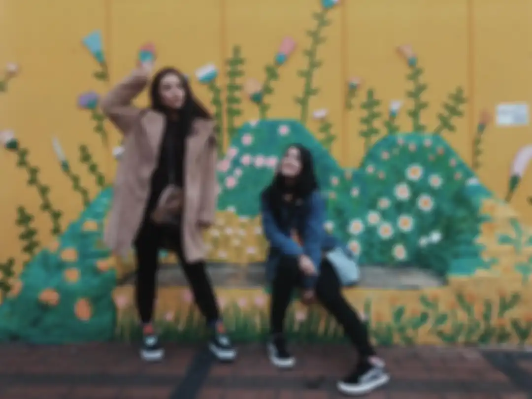 Fashion Marsha Aruan dan Dea Annisa di Korea