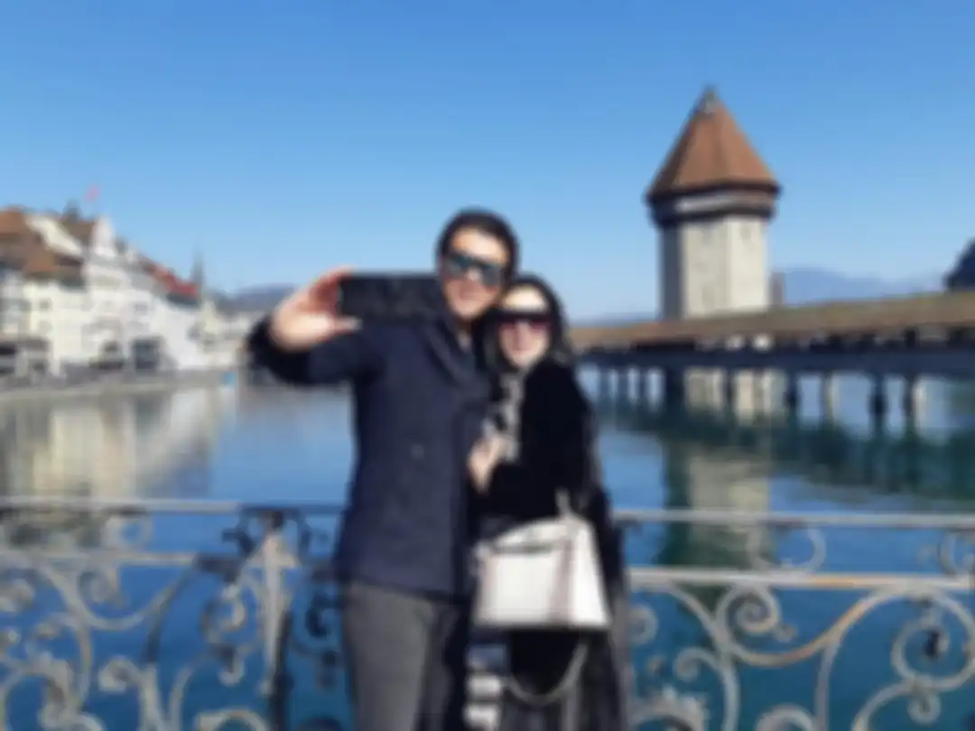 Syahrini tenteng tas seharga Rp 2,8 miliar saat liburan di Swiss