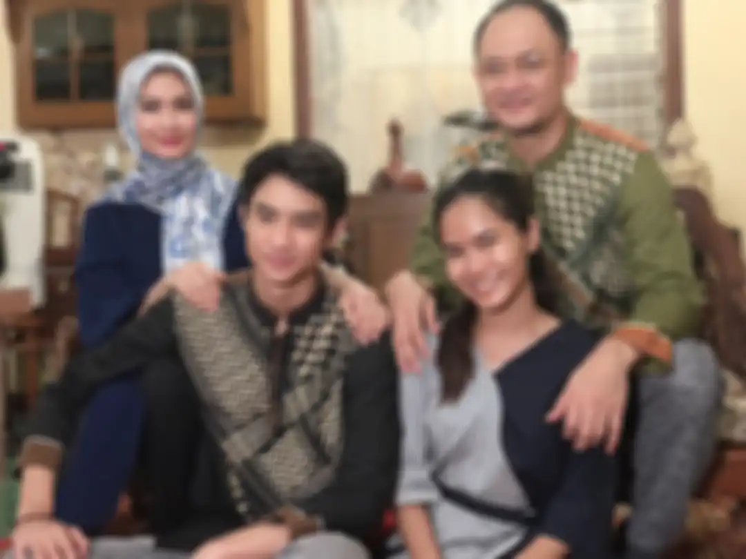 Iis Dahlia, Devano, Slashadilla, dan ayah Satrio