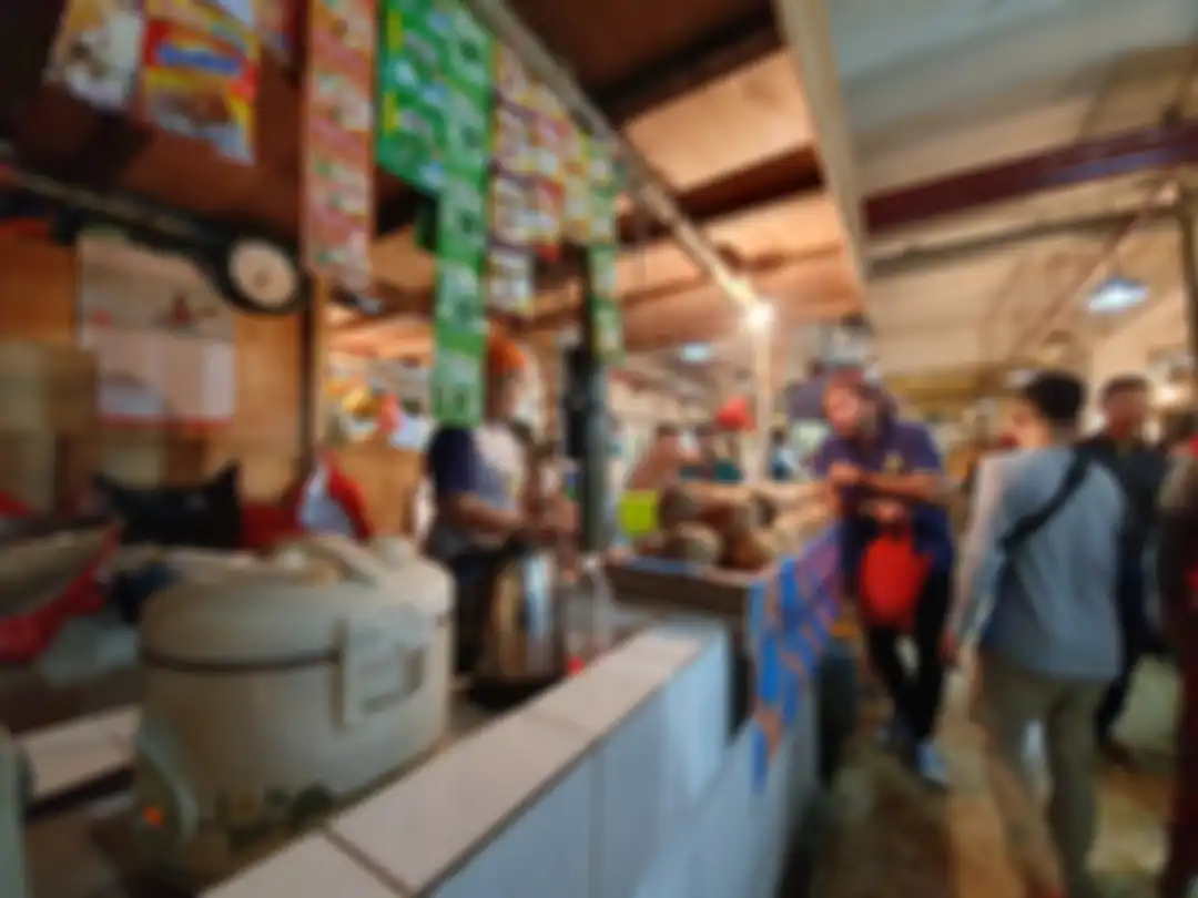 Pasar tradisional di kawasan Planet Senen, Jakarta Pusat bisa menjadi tempat yang pas untuk berlatih mobile journalism. 