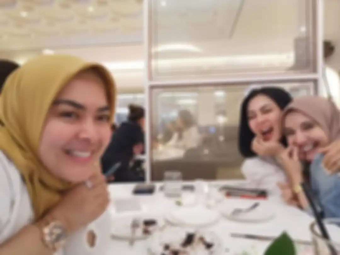 Unggah Momen Kedekatan dengan Syahrini dan Aisyahrani, Zaskia Sungkar Justru Buat Melly Goeslaw Geram!