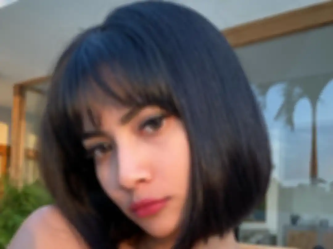 Bukan Disorot Karena Busana Seksi Pamer Aurat, Vanessa Angel Justru Tampil Pangling Pakai Suntiang Khas Minang