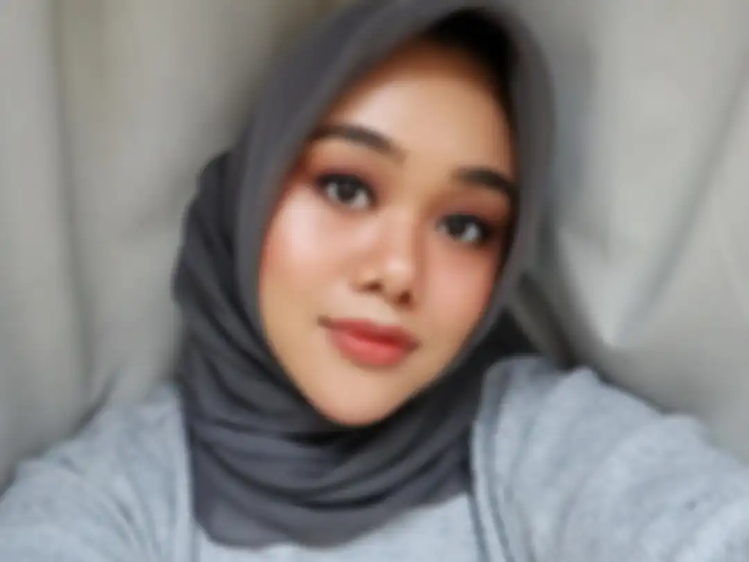 Inspirasi makeup untuk pipi tembem ala Fatya Biya