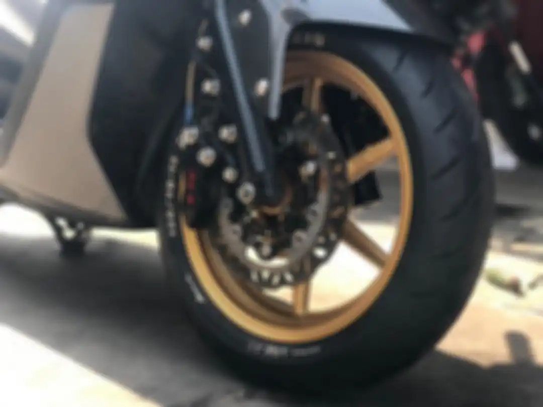 Pelek RCB Bagian depan di Yamaha NMAX lama