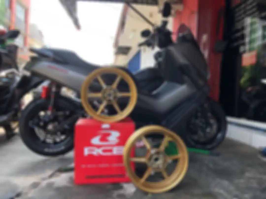 pelek RCB warna gold untuk Yamaha NMAX lama