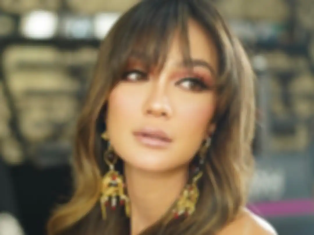 Luna Maya dapat Hadiah Luar Biasa Mewah dari Bos Stasiun Televisi, Harganya Bikin Netizen Terbelalak!