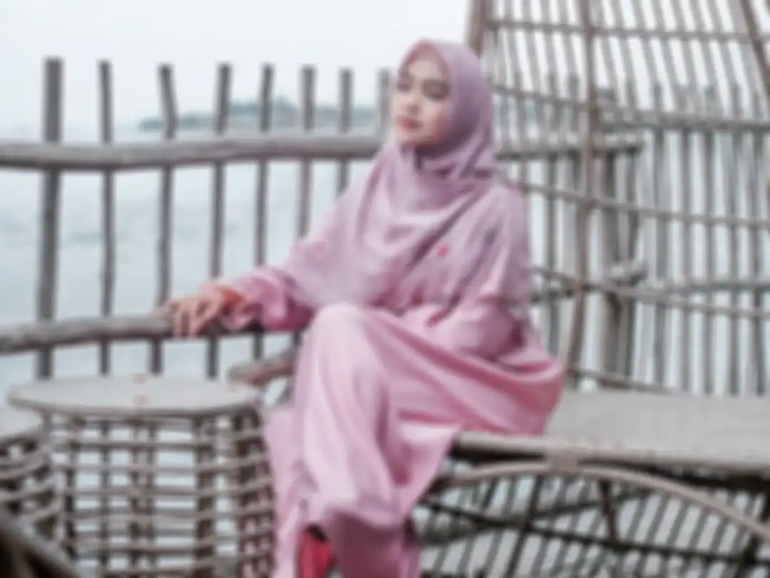 Potret Ria Ricis dengan outfit pink