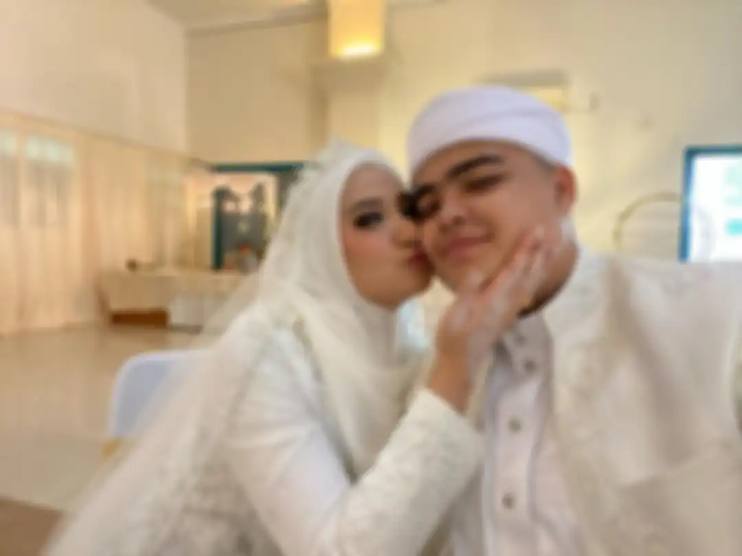 Adik Alvin Faiz, Ameer Azzikra telah resmi menikahi Nadzira Shafa. Ini alasan mereka terpaksa menunda bulan madu.