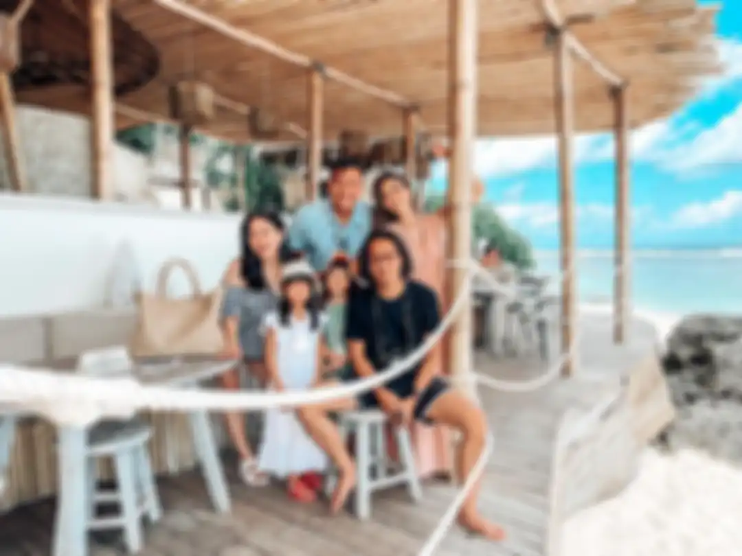 Netizen memberikan sederet repons usai melihat foto Gisel berdua dengan Wijin di Bandara Ngurah Rai Bali. Tapi, Ruben Onsu bertanya begini.
