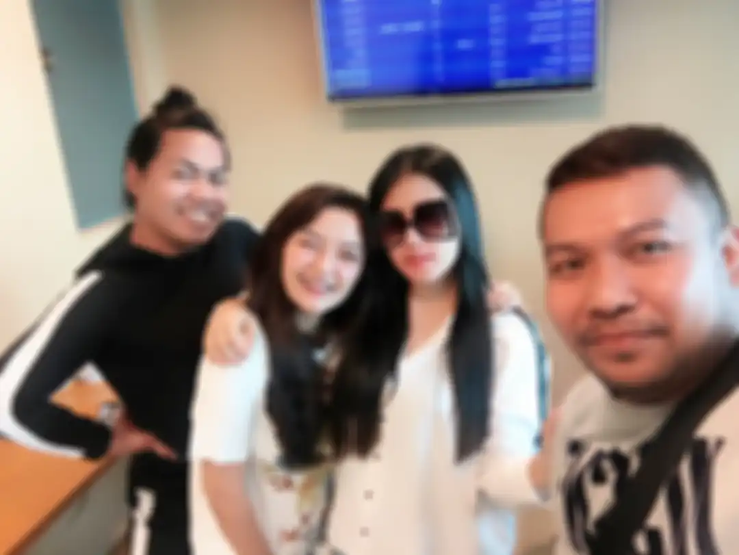 Via Vallen mengunggah potret kebersamaanya dengan Siti Badriah
