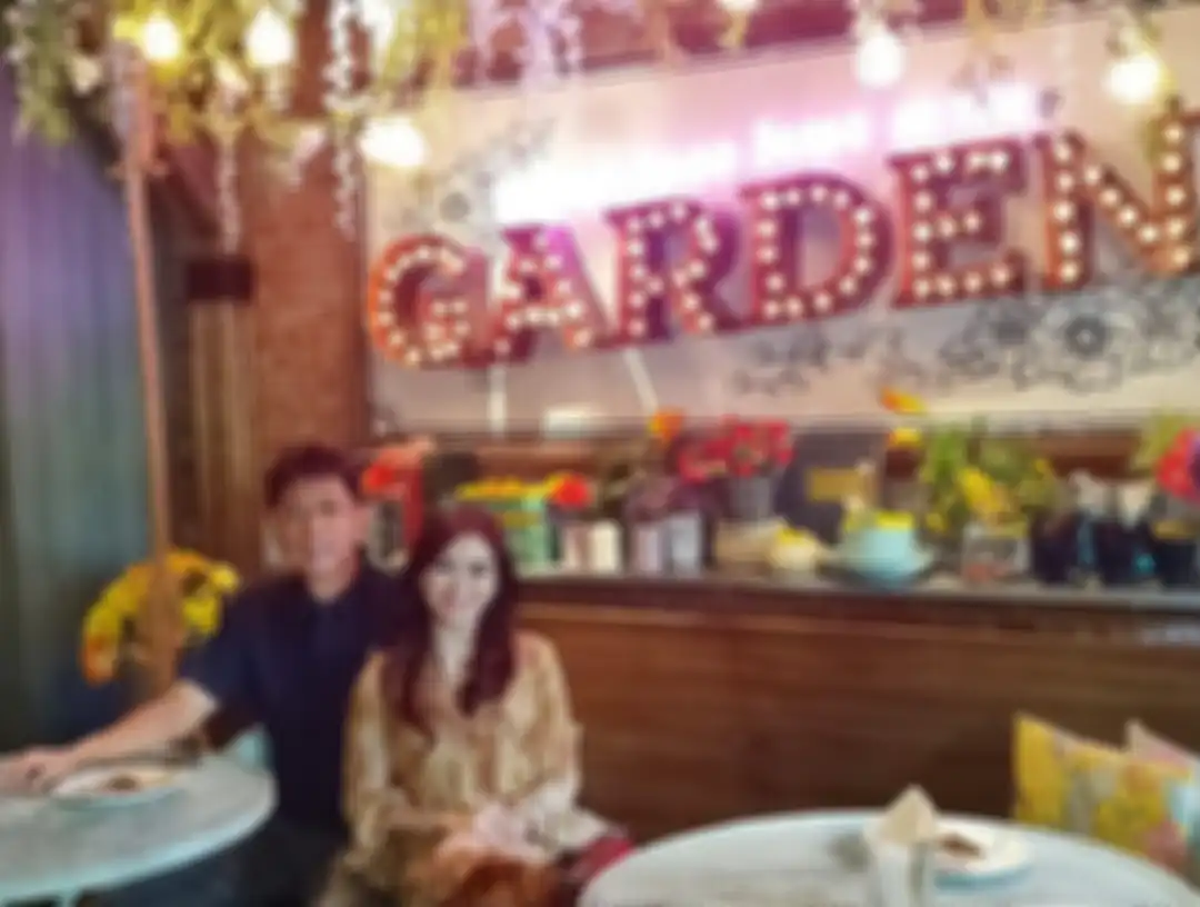 Puspa Dewi bersama sang suami