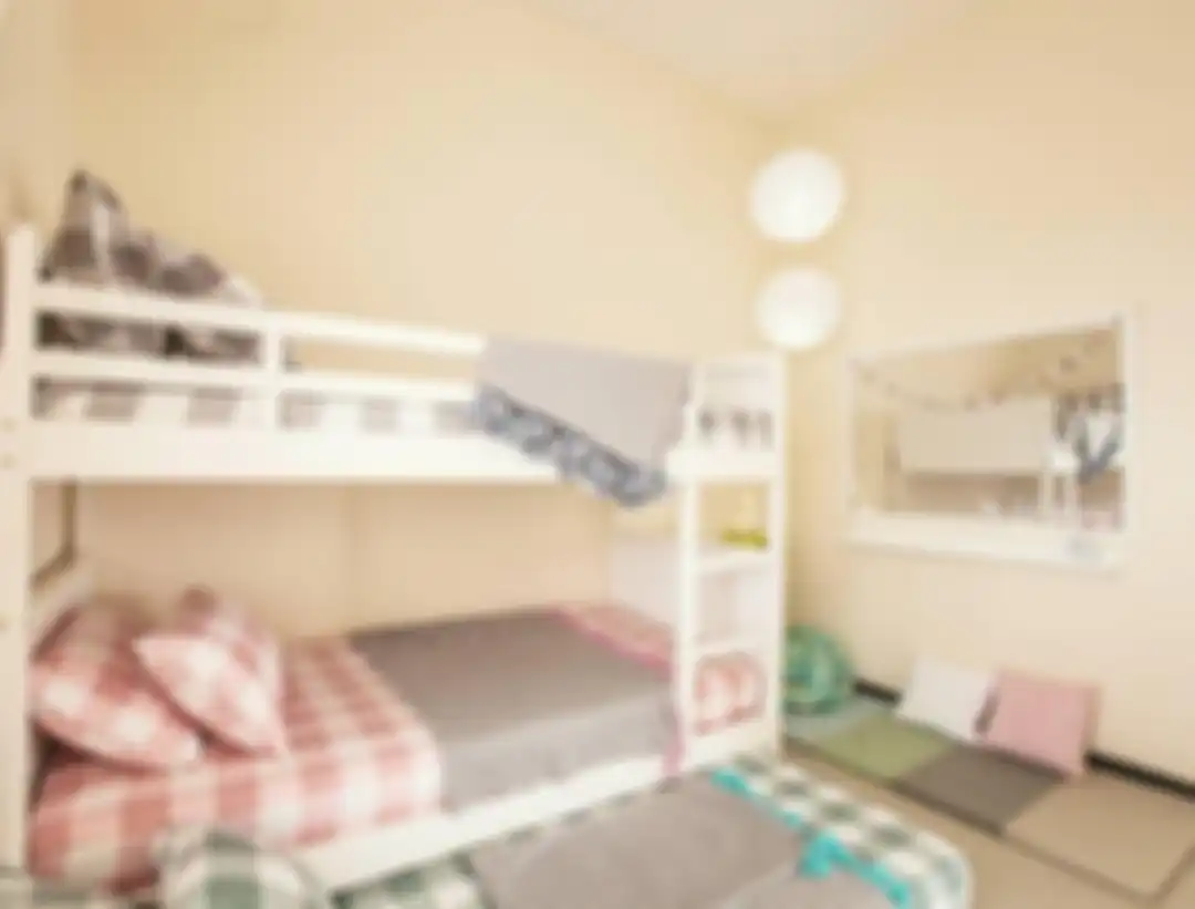 Begini posisi cermin di kamar tidur yang bawa hoki terus. Salah pasang nasib bisa jadi buruk. Aturan feng shui mengurainya. 