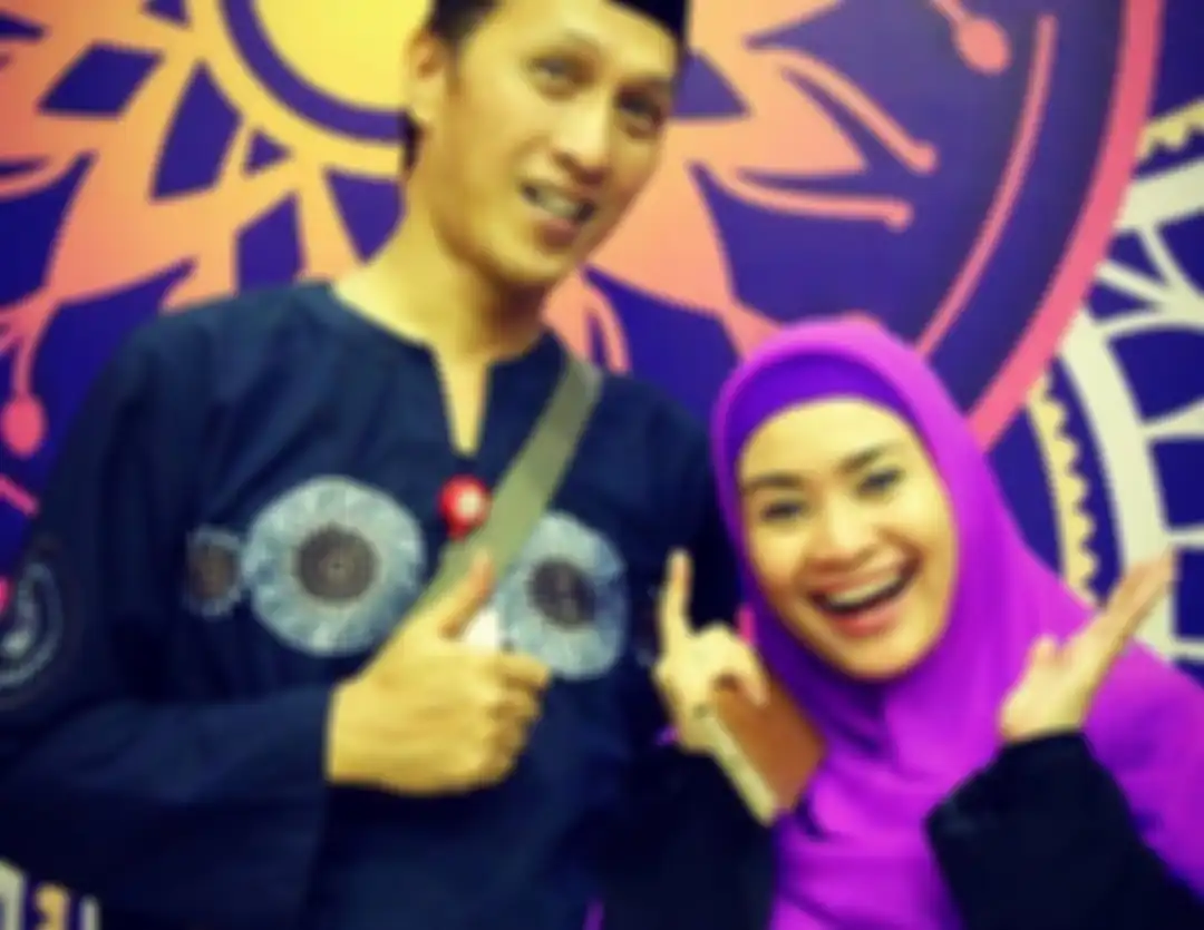 Dalam keterangan foto Ikke Nurjanah berpose bareng pria tampan itu, Evie Tamala merasa sangat kehilangan sosok tercinta.
