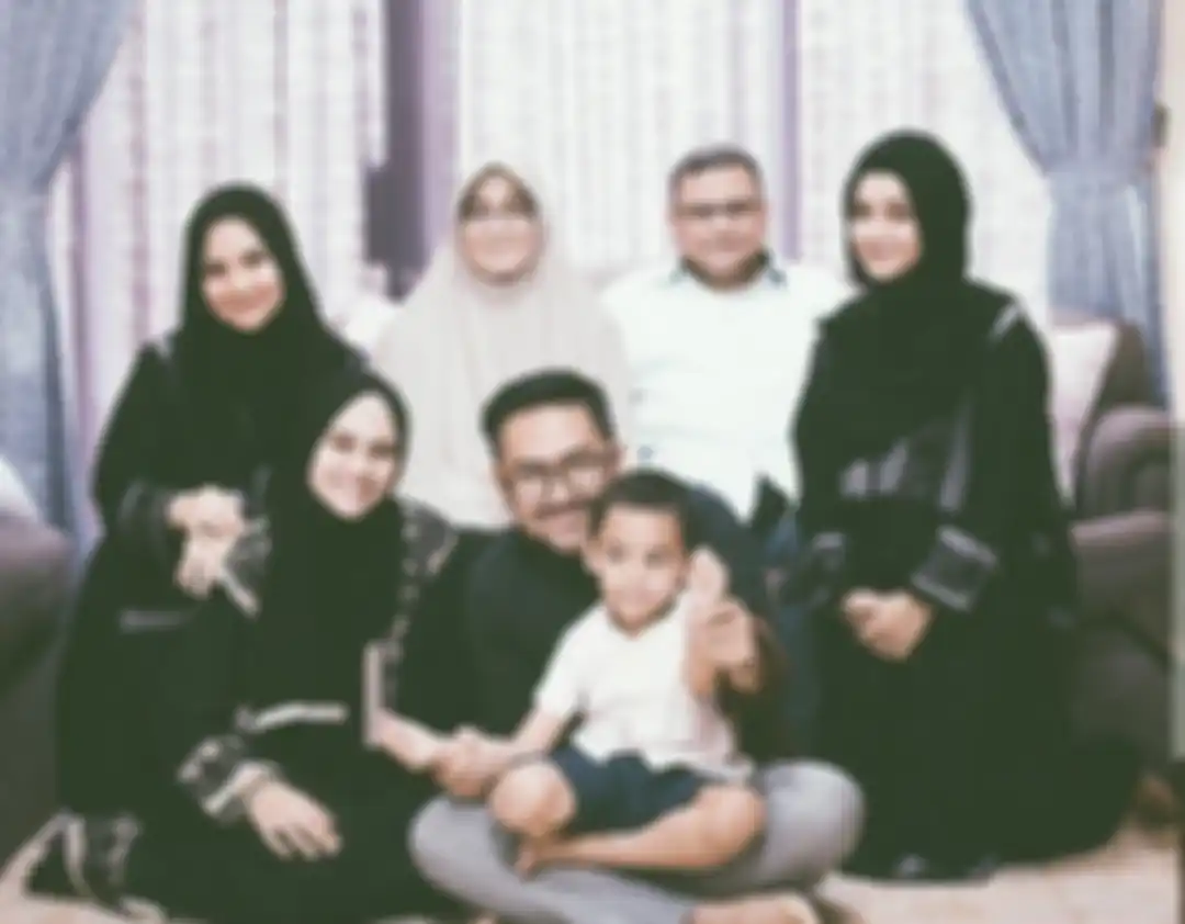 Foto keluarga Sarah Shahab dan Zee Zee Shahab