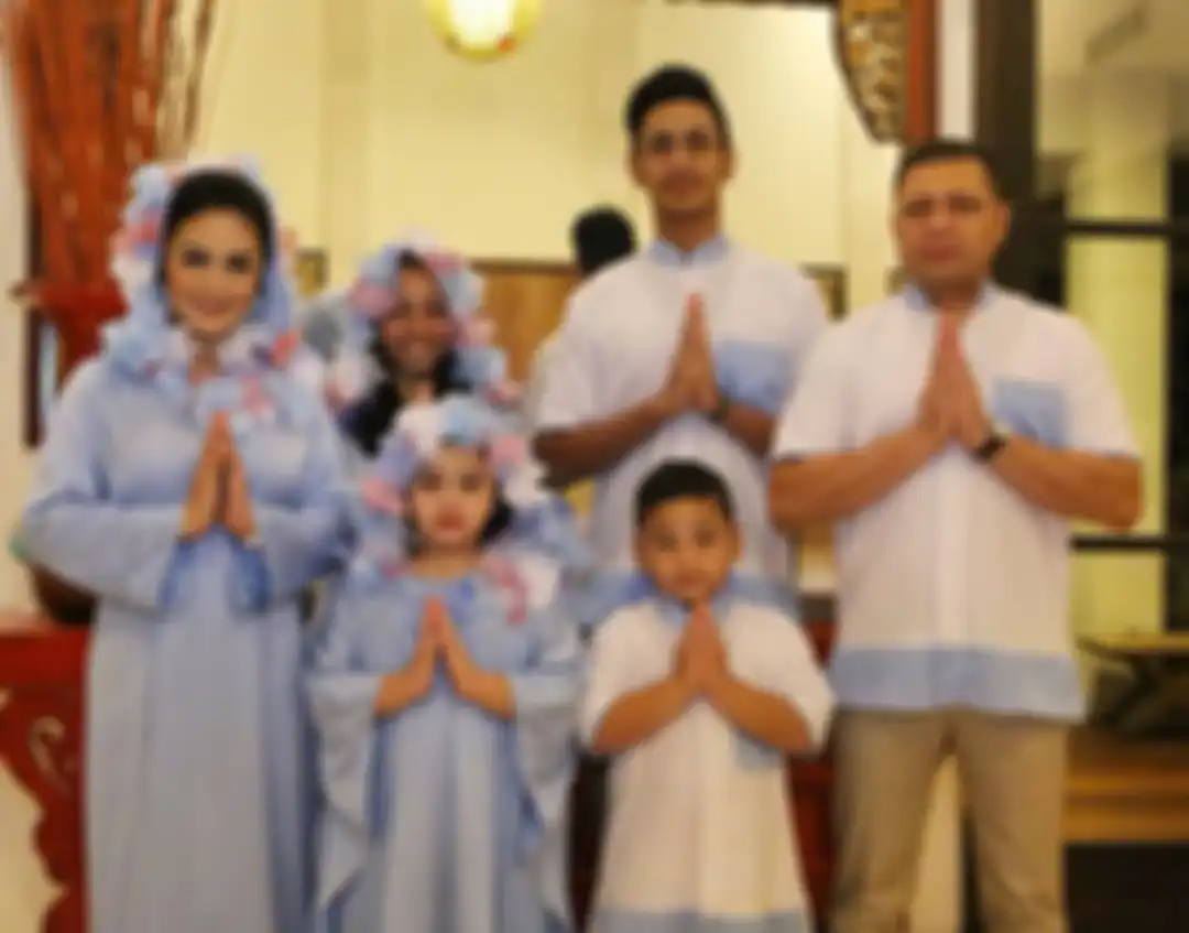 Krisdayanti dan keluarga