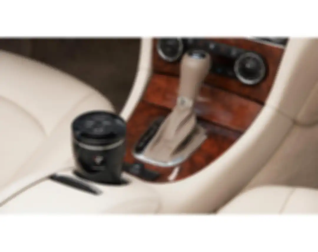 Car air purifier sharp memiliki ion generator untuk menghasilkan plasmacluster.
