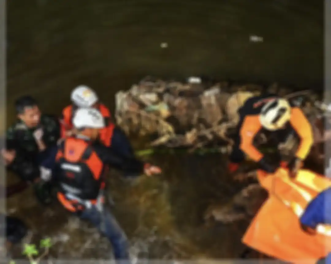 Foto jenazah korban susur sungai di Ciamis sudah menyebar di media sosial, siswa MTs Harapan Baru yang selamat mengungkap fakta mengejutkan.