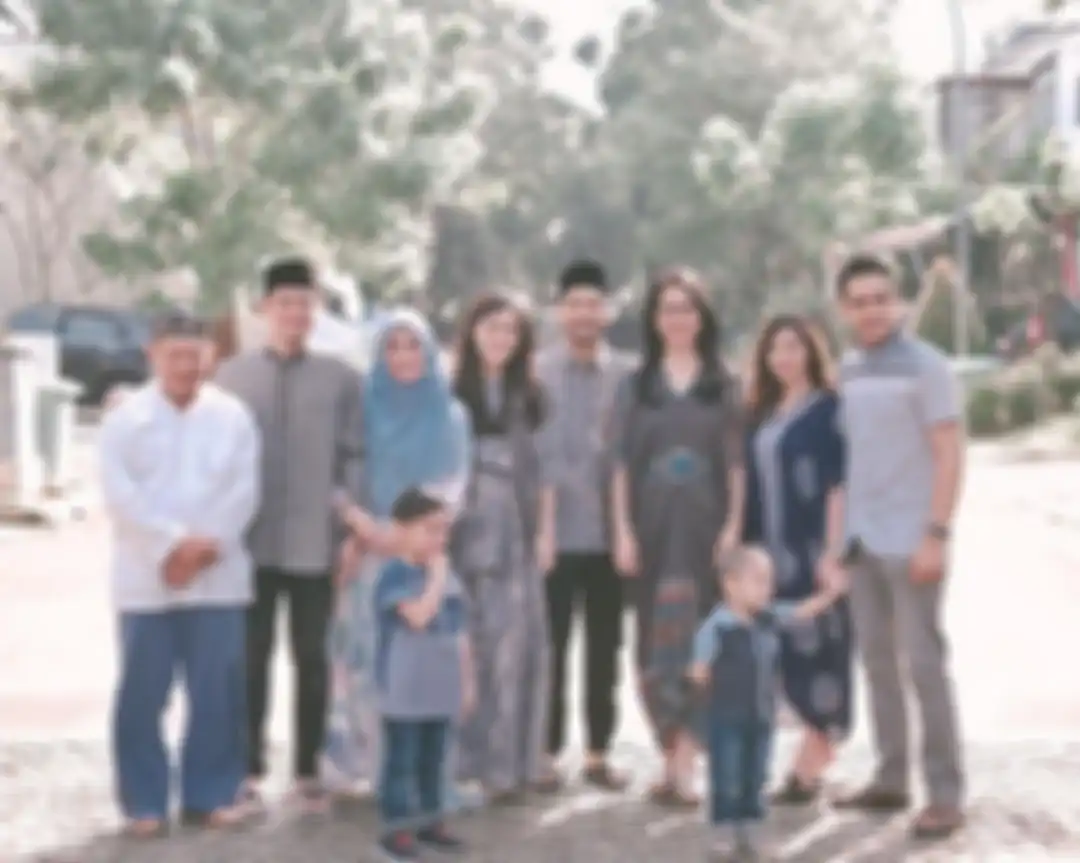 Foto kehangatan ibu Alyssa Soebandono, Angki Wardani bareng keluarga mencuri perhatian. 