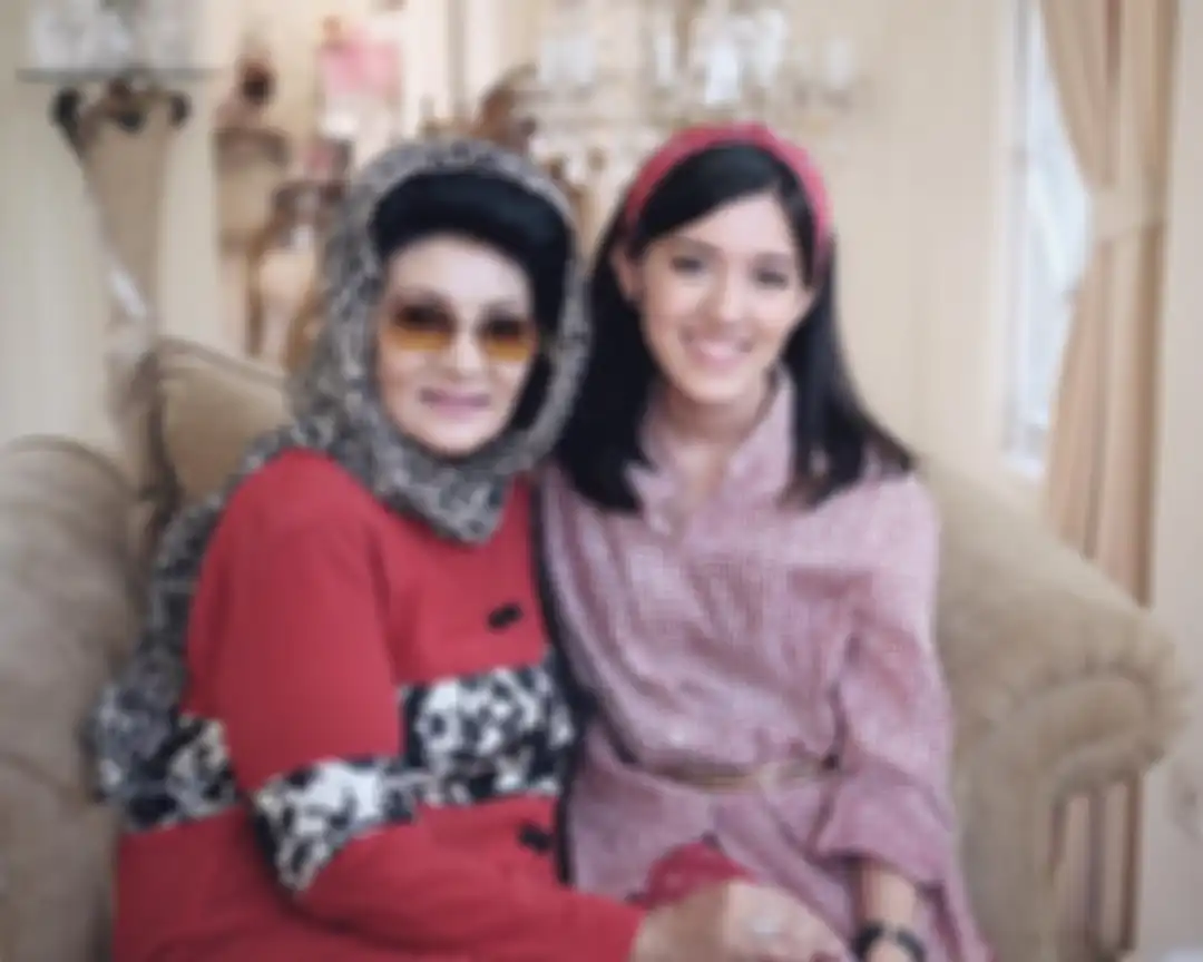 Farida Pasha dan Ify Alyssa