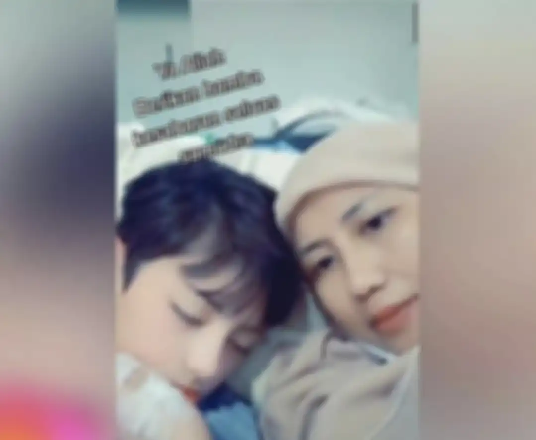 Prilly Latuconsina mengunggah foto kenangan bareng bersama almarhum Matthew White di akun Instagram pribadinya. 