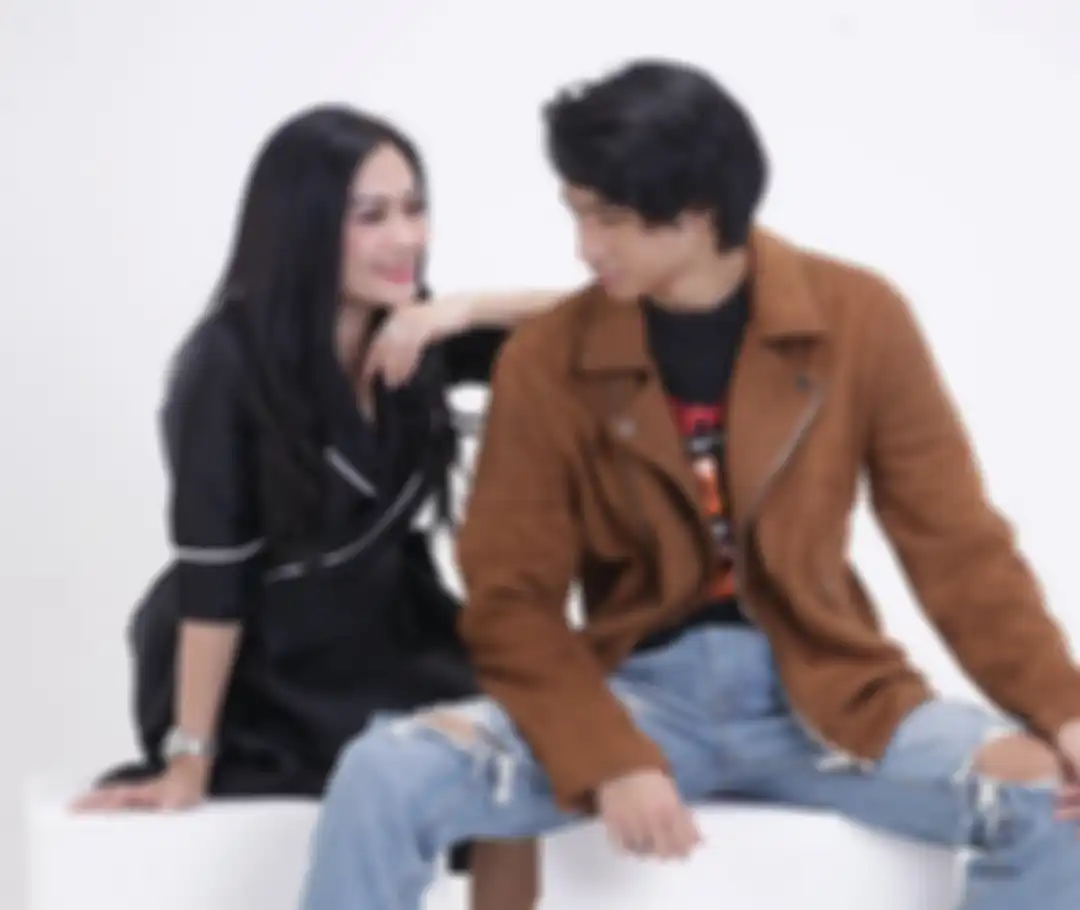 Iis Dahlia dan Devano Danendra