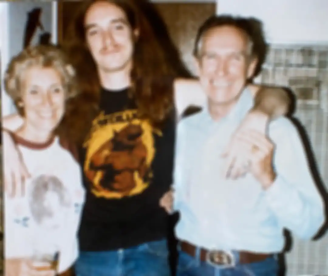 Cliff Burton dengan kedua orang tuanya