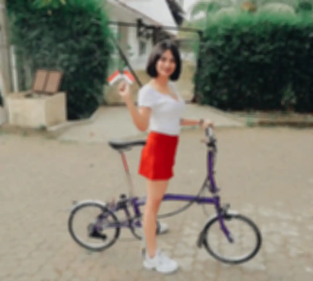 Slide pertama unggahan foto Instagram Vanessa Angel