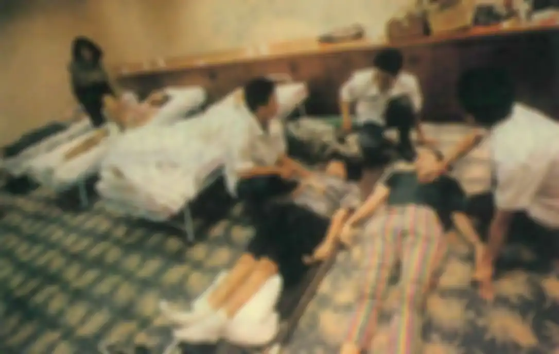 Penonton yang tepar di Konser Green Day di Jakarta 1996