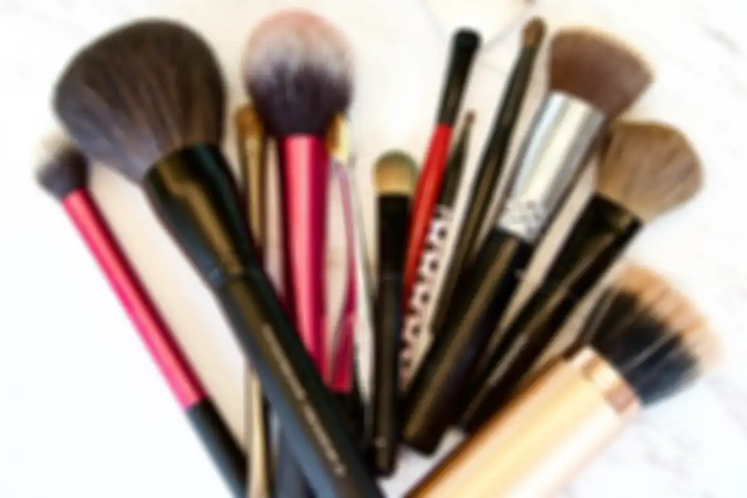 makeup brushes 