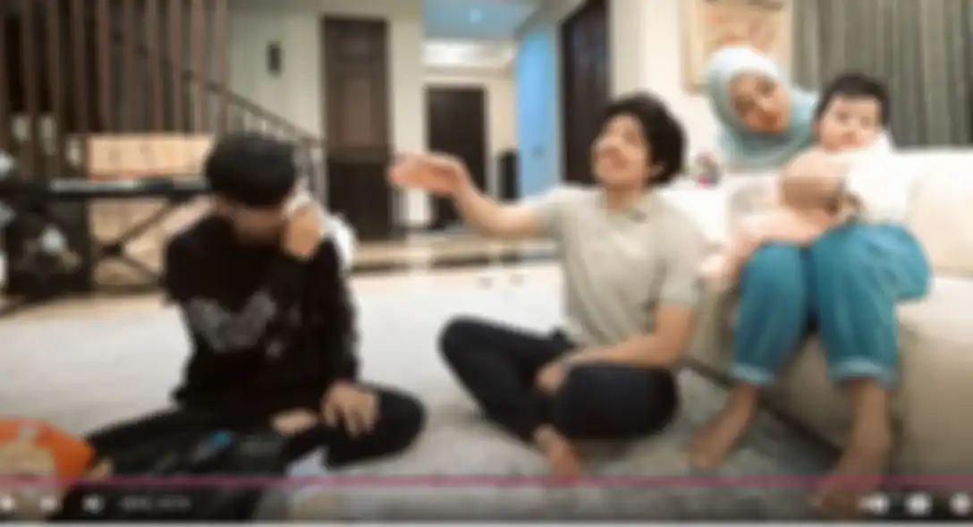 Karyawan Atta dan Aurel nangis setelah ditegur
