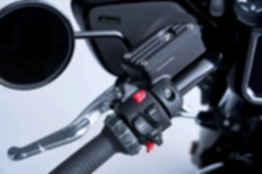 Panel kontrol BMW R18 B (Bagger).