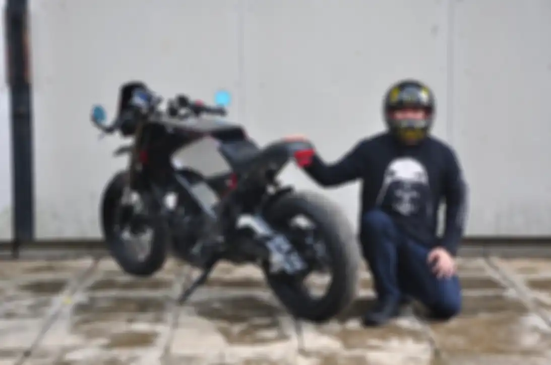 Mr. E bersama CBR250R bertema Star Wars