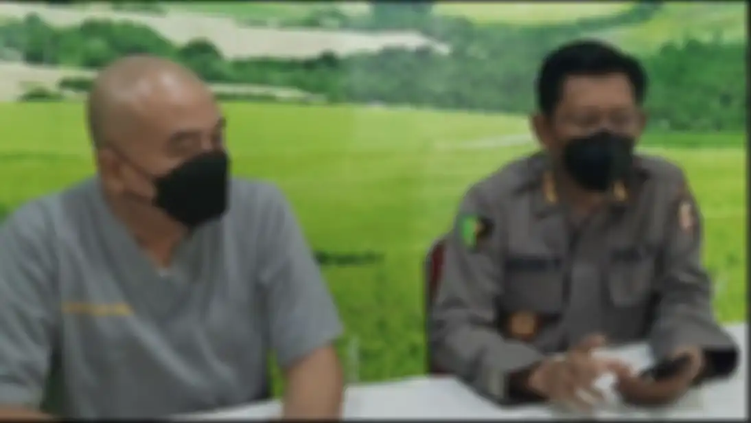 Dokter Forensik RS Polri menjawab begini soal hasil autopsi korban tembakan Bharada E. Ternyata ada bekas lem di luka kepala Brigadir J. 