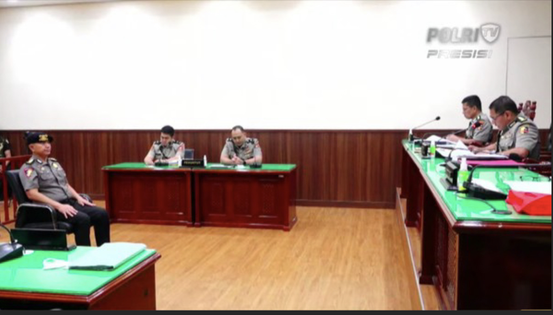AKBP Pujiyarto mantan sopir Kapolri enggan banding atas sanksi etik yang diterimanya. Dia terbukti melanggar pasal ini di kasus Ferdy Sambo. 