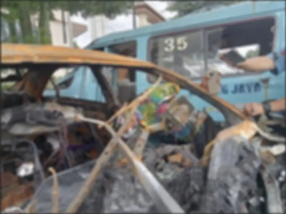 Mobil Camry milik Fatimah PSI sudah membuat hati Gubernur Kaltara hancur. Pihak Damkar Senen beri jawaban atas tudingan terlambat datang.