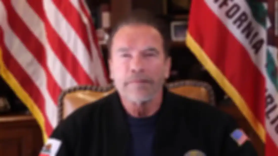Arnold Schwarzenegger merilis video yang berisi kecaman kepada Donald Trump.