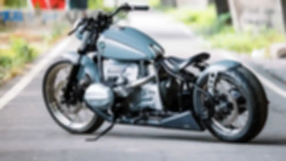 Modifikasi motor custom BMW R18 karya Kingstom Custom dari Jerman.