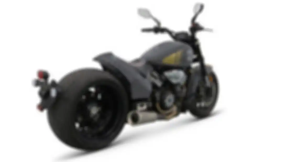 Ban belakang motor Wolverine XS 800 berukuran 360 mm. 