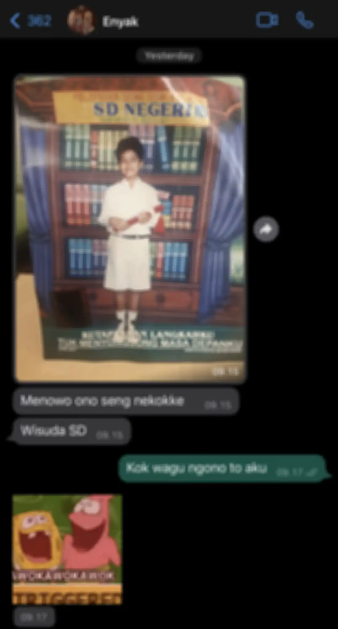 Ibunda Kaesang Pangarep malah ketahuan senang ini di WhatsApp setelah anak Jokowi sengaja posting foto lulus SD. 