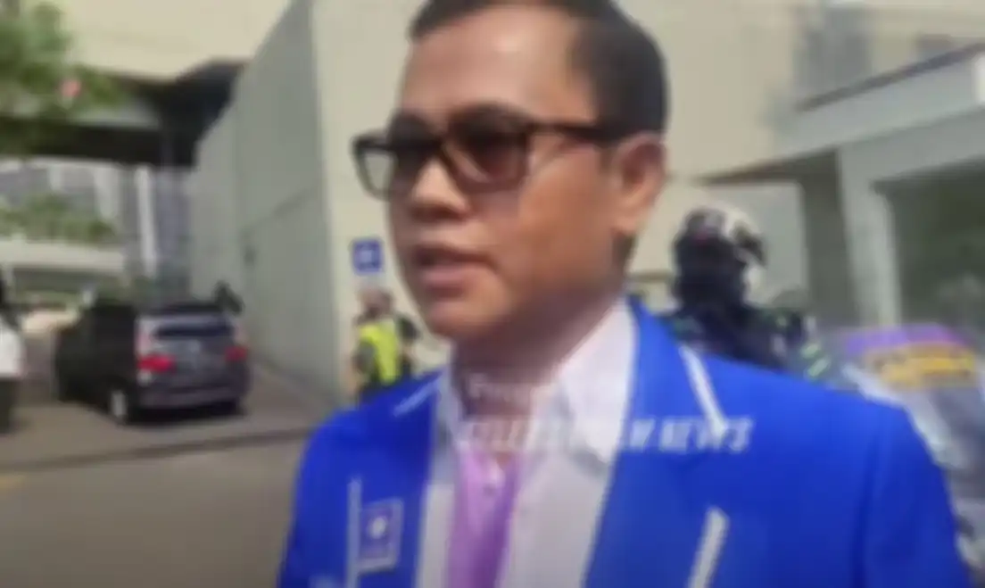 H. Faisal memutuskan untuk terjun ke dunia politik.
