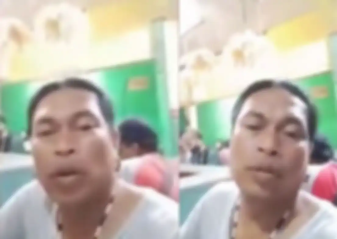 Seniman Cak Monyong asal Surabaya tantang hirup mulut pasien corona untuk buktikan Covid-19 sudah tidak ada lagi.