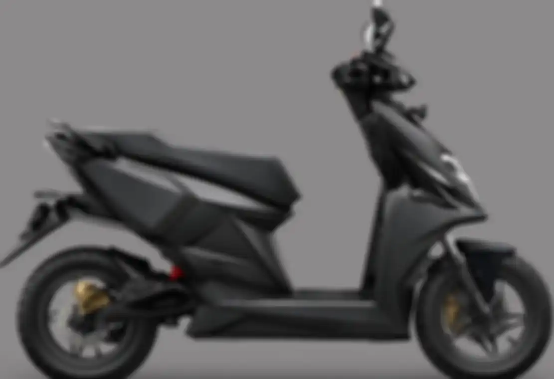 Sisi kanan motor listrik baru Simple One 2025.