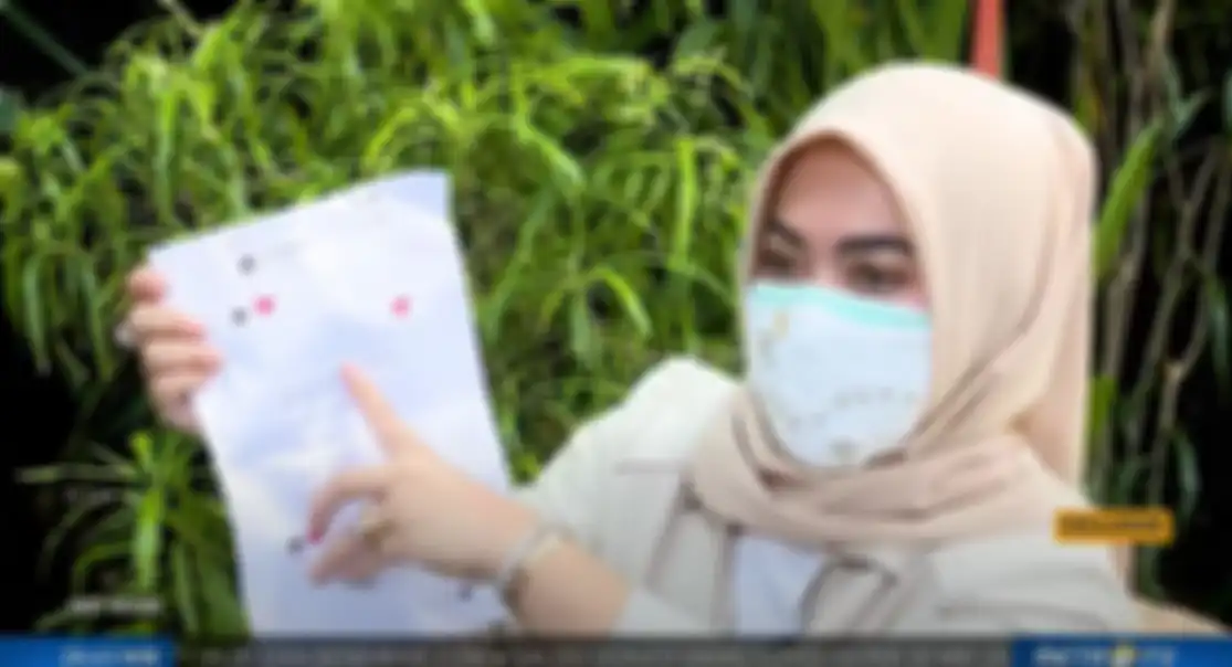 Aisyahrani memperlihatkan isi pesan Luna Maya untuk Syahrini