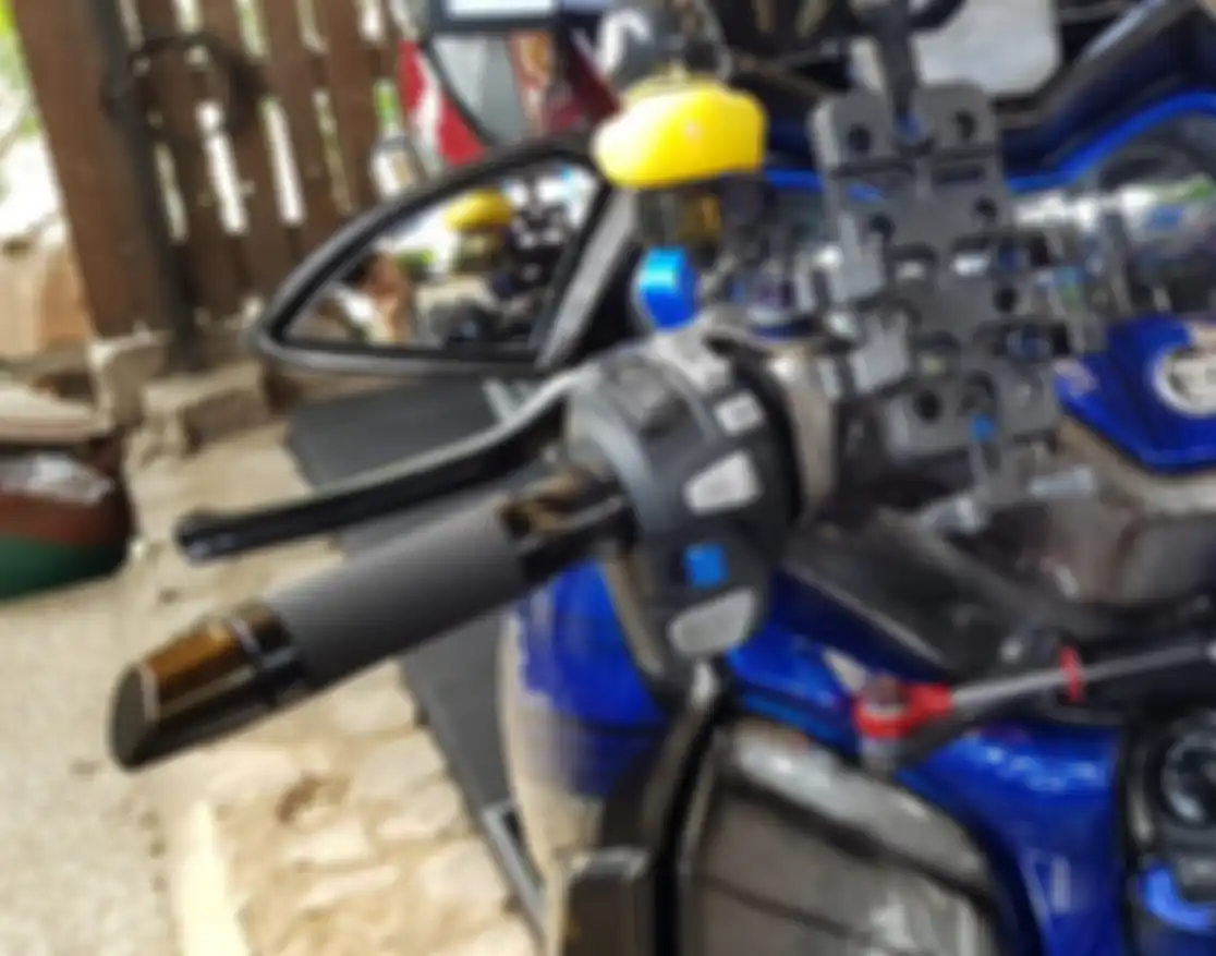 Ilustrasi saklar Honda Africa Twin di Yamaha XMAX